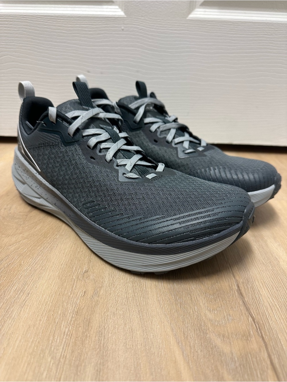 Altra Mens Experience Wild 2 Gray Running Shoes Mens Size 10.5